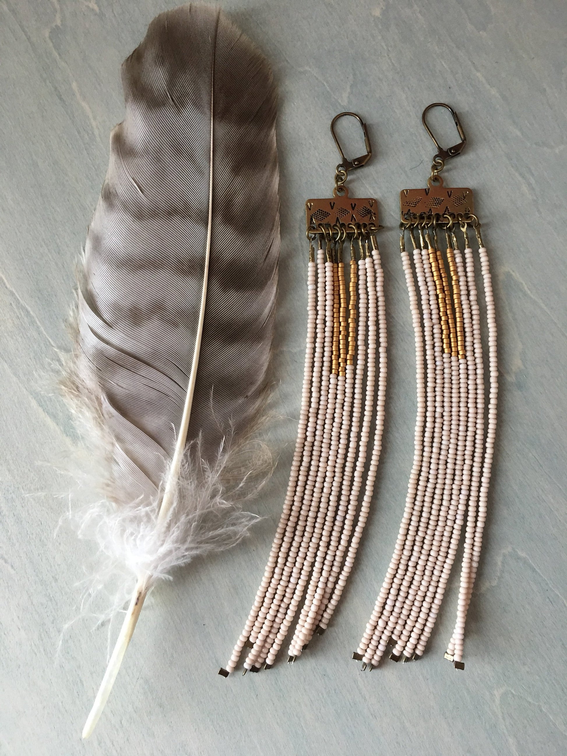 Falling earrings in Cream /Gold