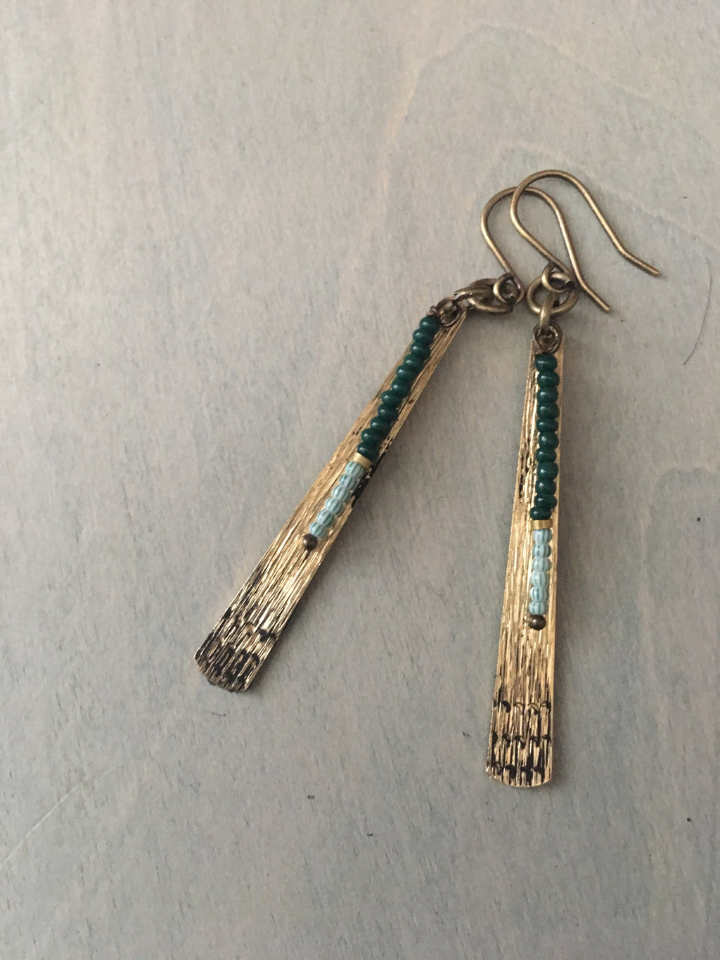 River earrings/green /stripped green
