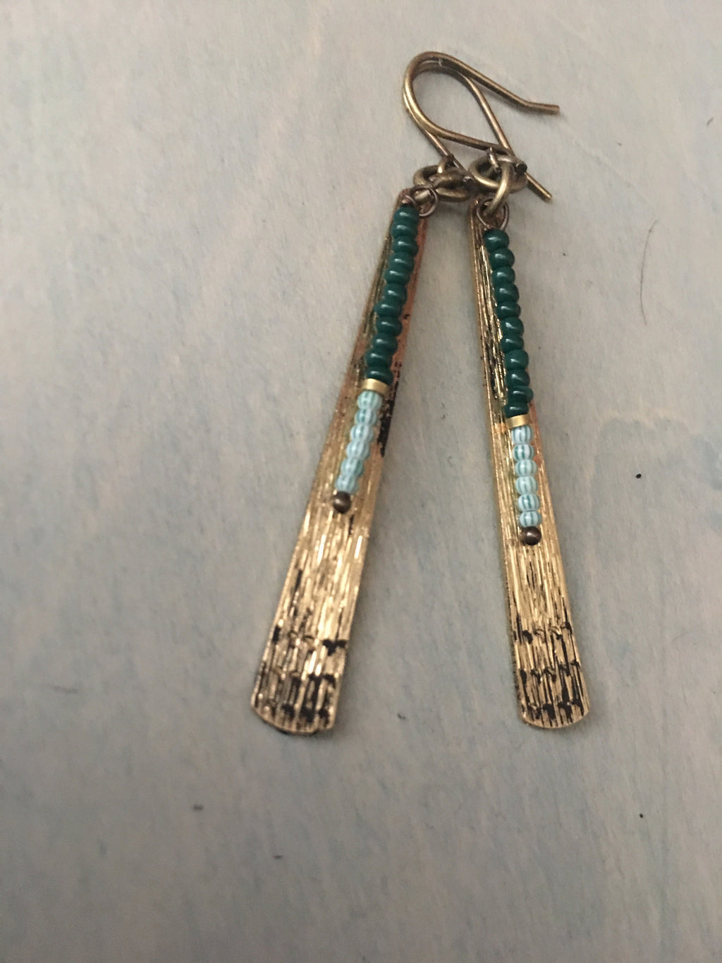 River earrings/green /stripped green
