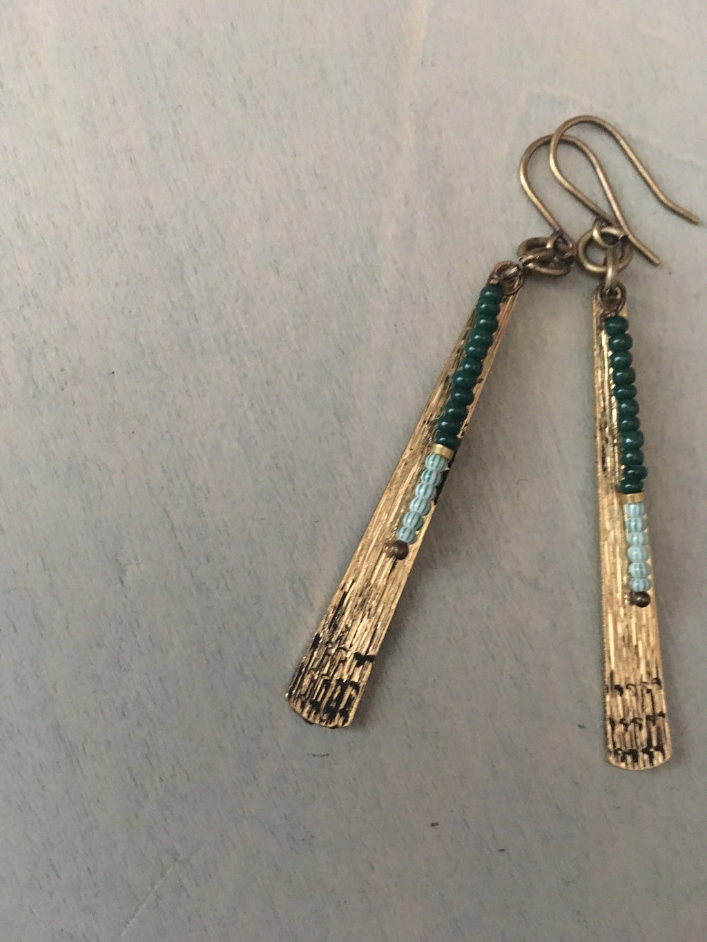 River earrings/green /stripped green