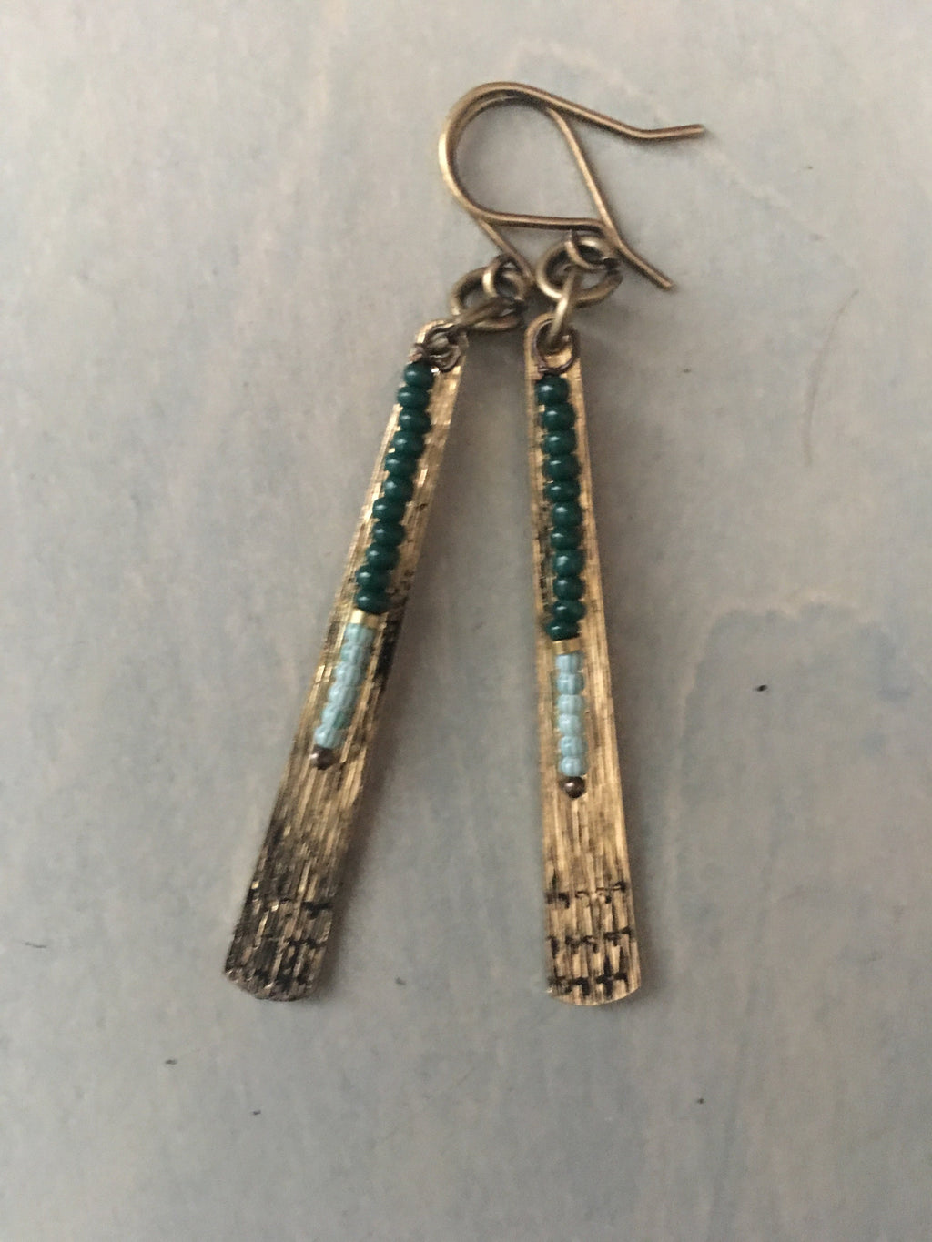 River earrings/green /stripped green