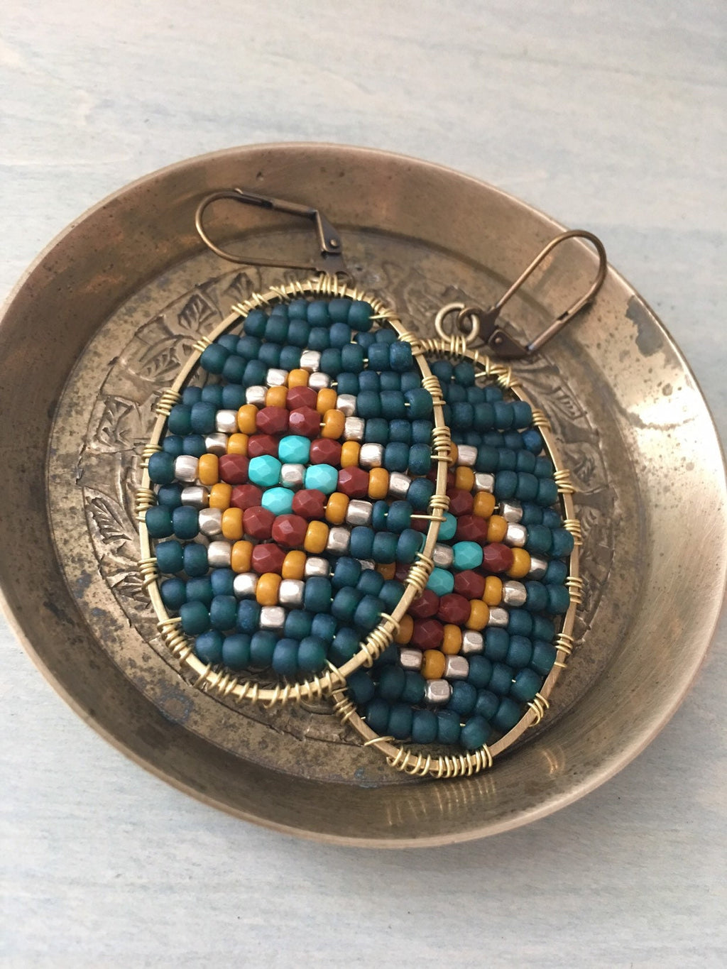 Woven diamond earrings / blue