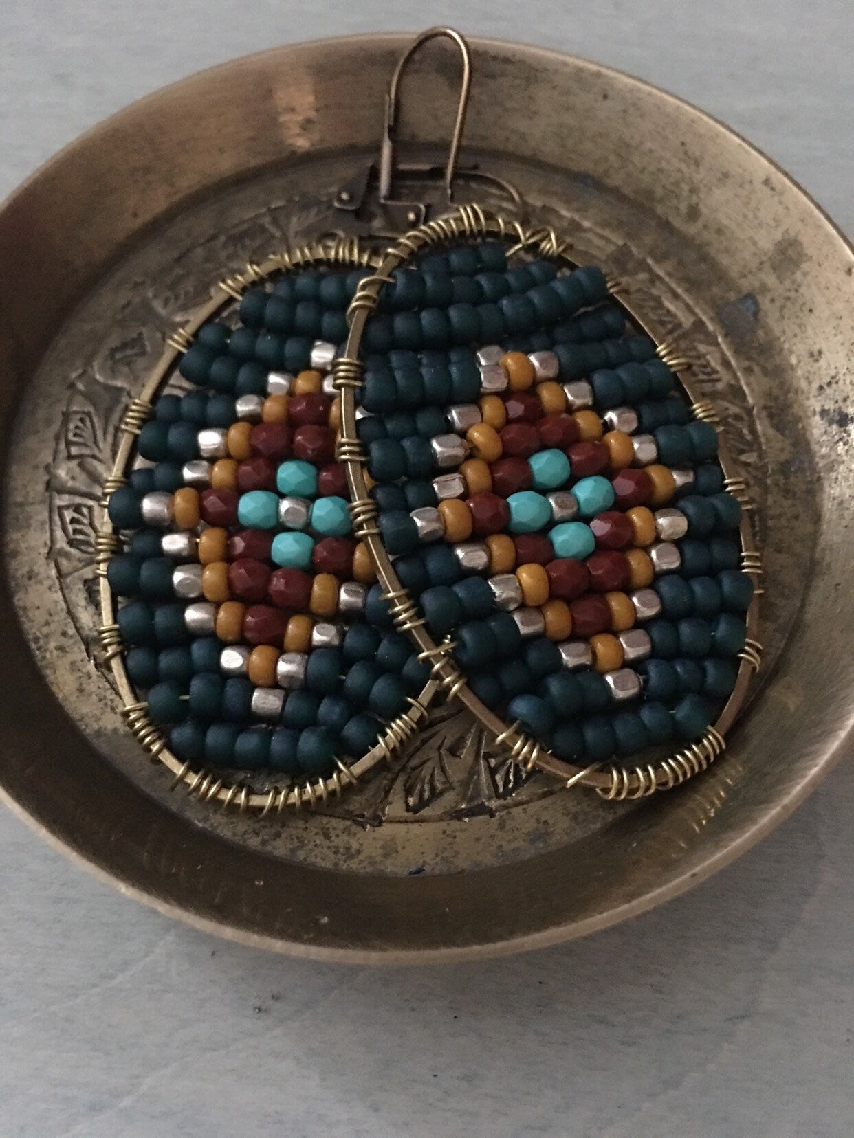 Woven diamond earrings / blue