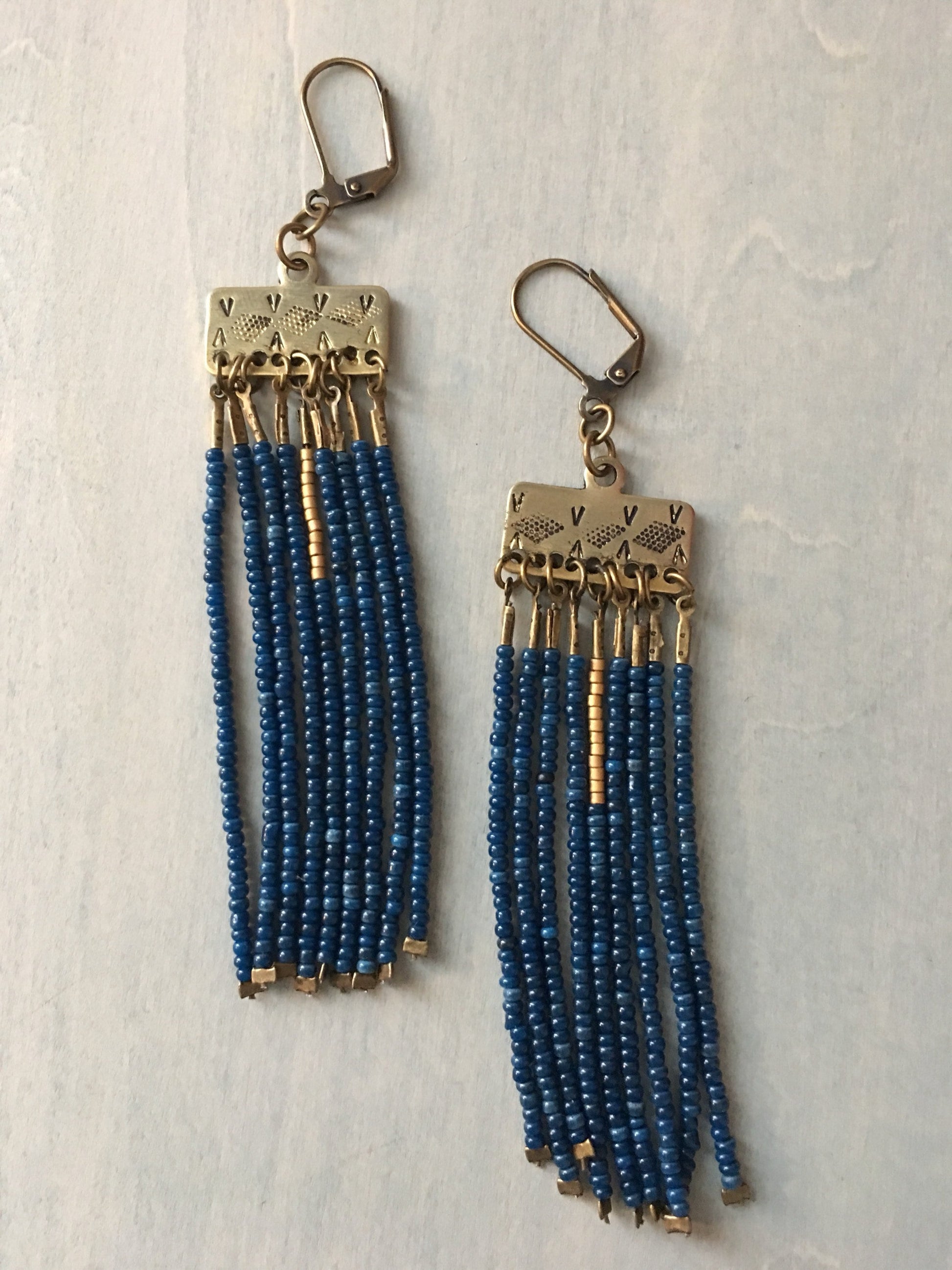 Falling earrings in Blue/gold