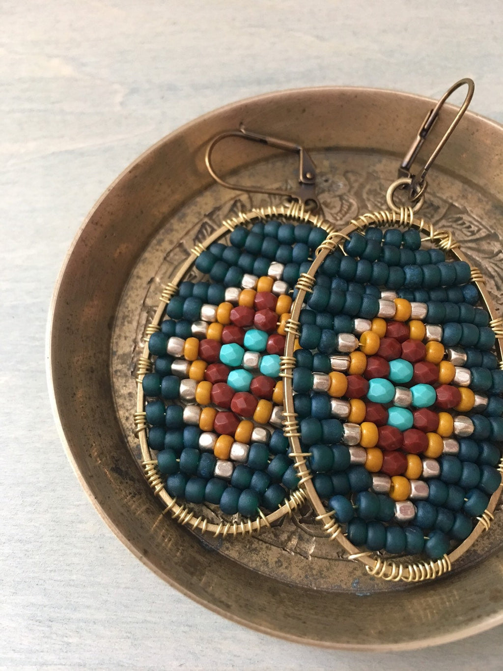 Woven diamond earrings / blue