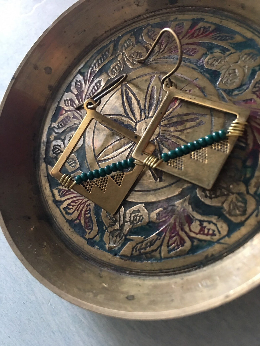 Eye of the storm earrings / green